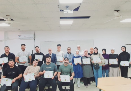 مركز الملكة رانيا يحتفل بتخريج دفعة جديدة من متدربي اللغة الإنجليزية في دورتي المحادثة والمهارات